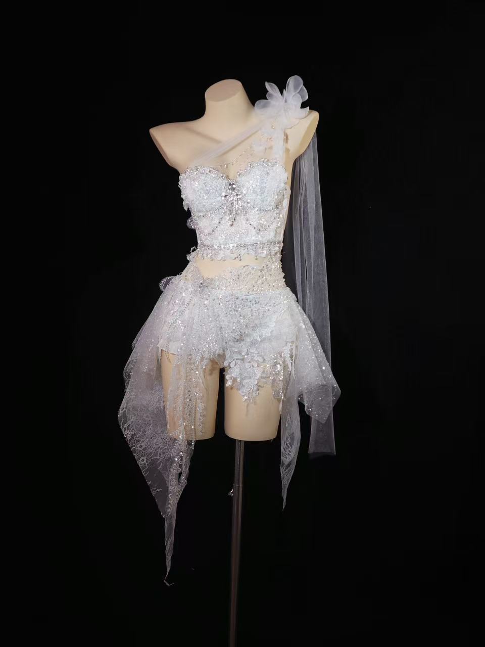 AVRY Seraphine Set Icy Bloom white and ice blue fairy corset set with beaded skirt and shoulder veil