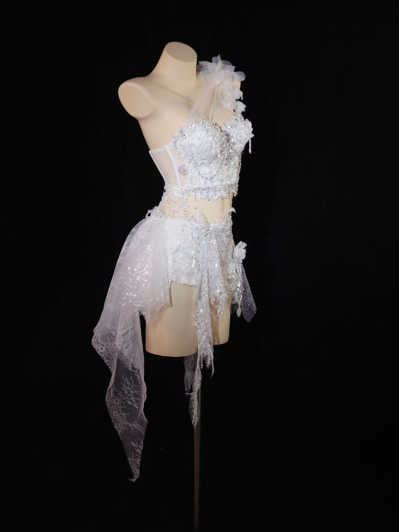 AVRY Seraphine Set Icy Bloom pearl beaded corset top with crystal chains and floral lace side