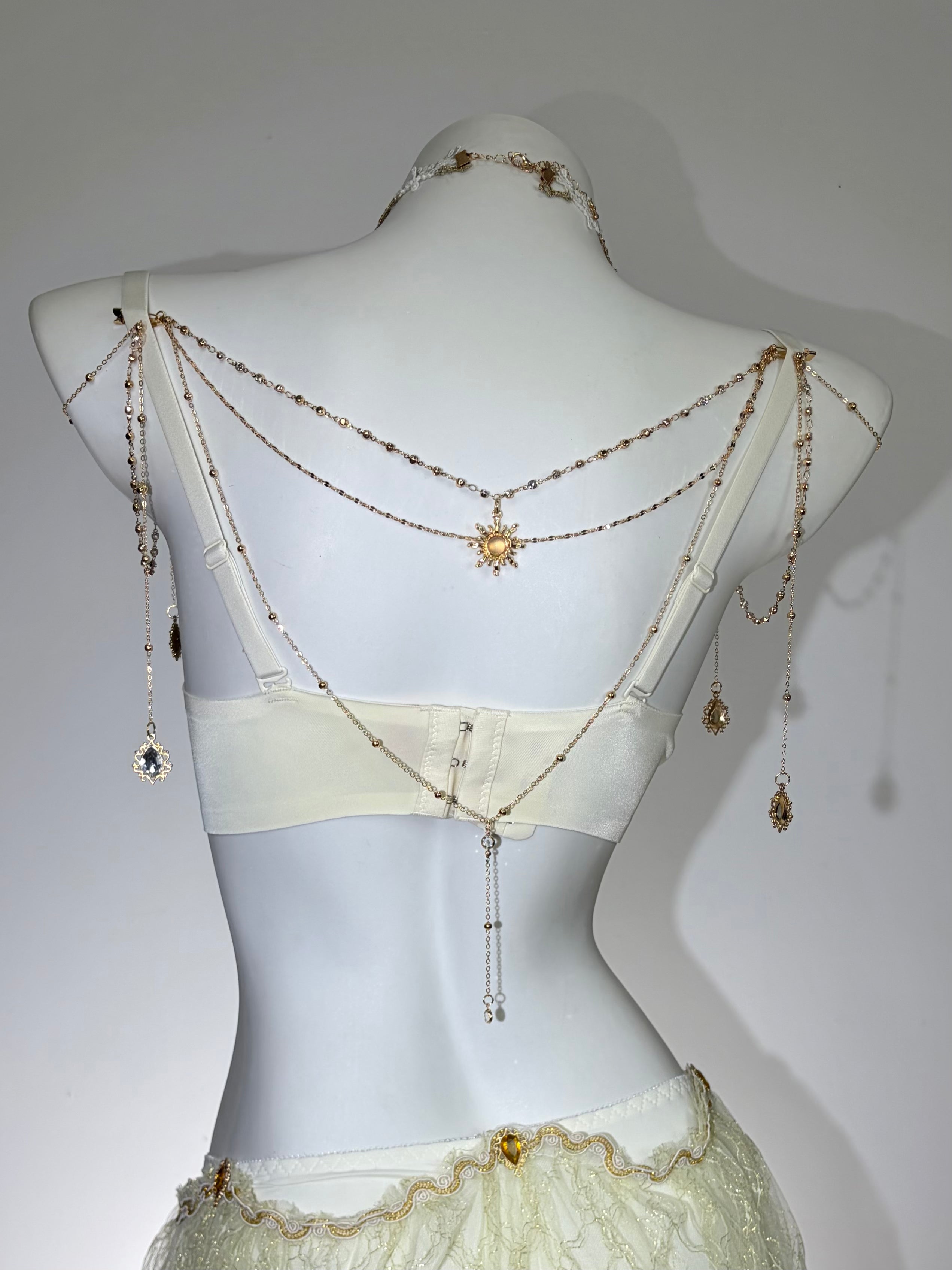 avry-uk-lacework-collection-Solstice-set-Back
